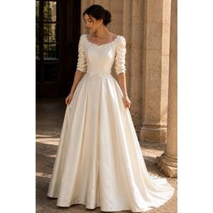 Vintage Priscilla of Boston Silk Satin Wedding Gown Lace‎ Couture Bridal XS